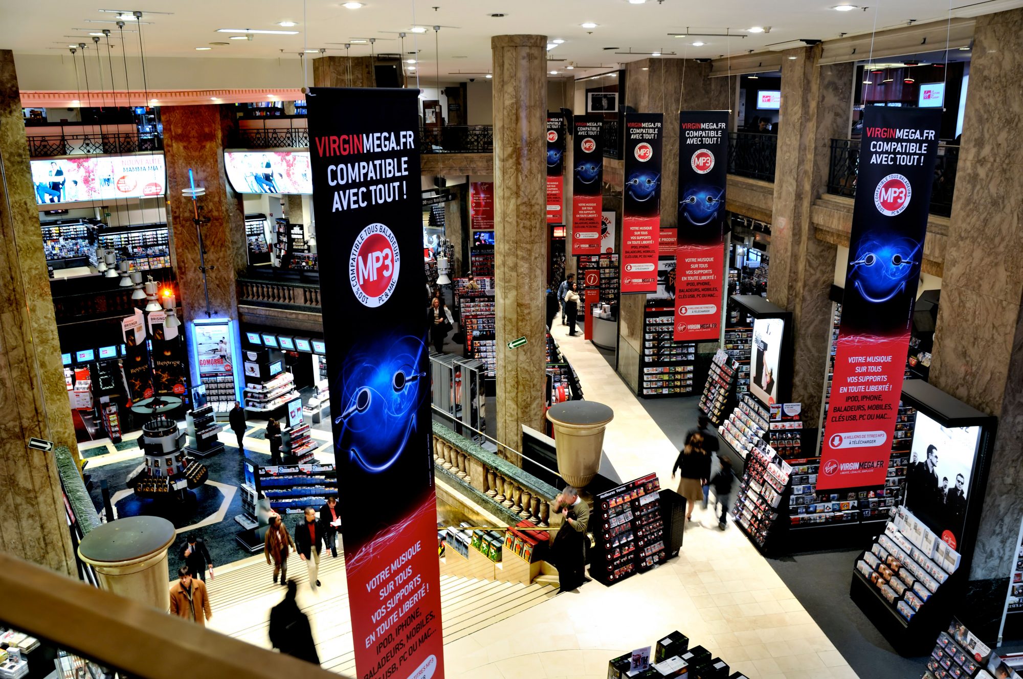 Banners for retail environments